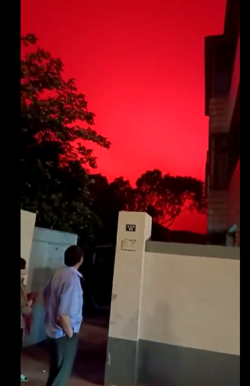 Langit Merah